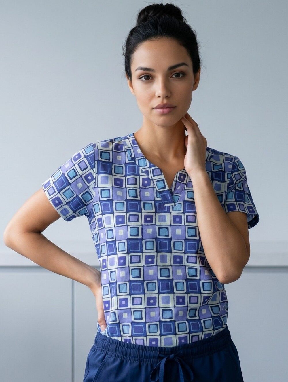 Nurse Scrub Top Blue Geometric Print V-Neck Pockets Medium Healthcare Uniform